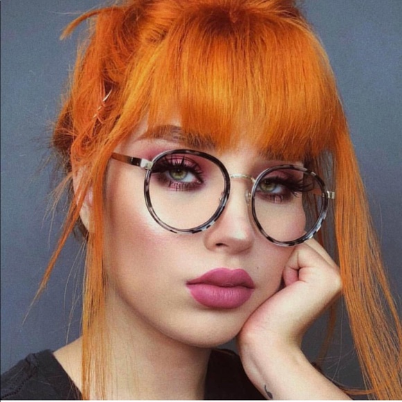 Modern Sophisticated Clear lens glasses - Picture 3 of 8